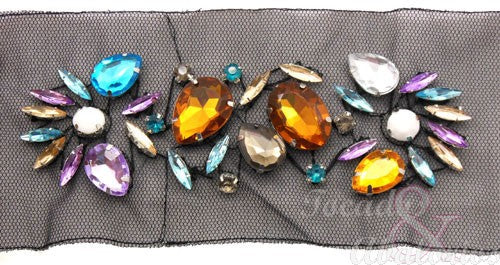 Aplicación pedredría sobre tul, 15x5 cm