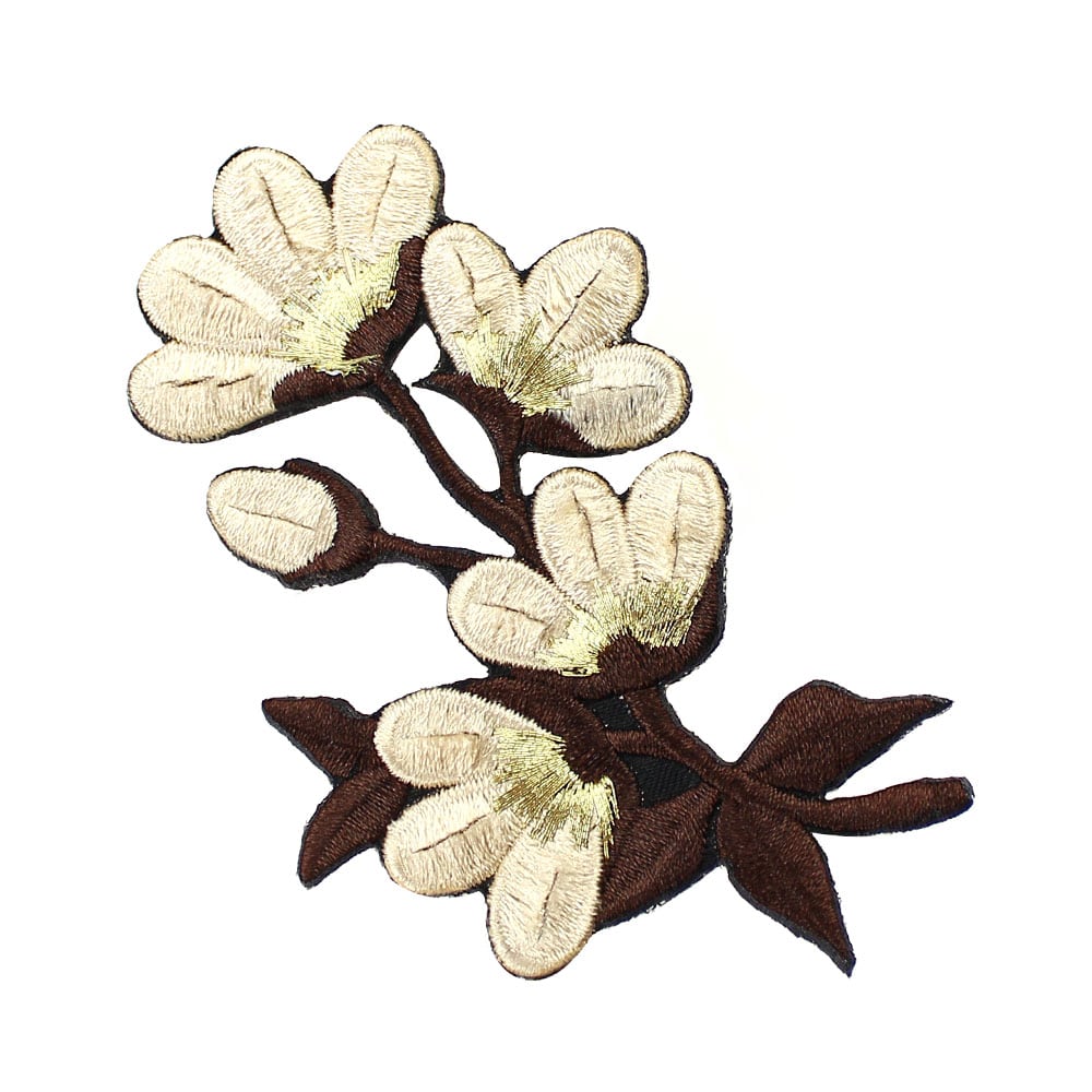 motivo flor bordada beige